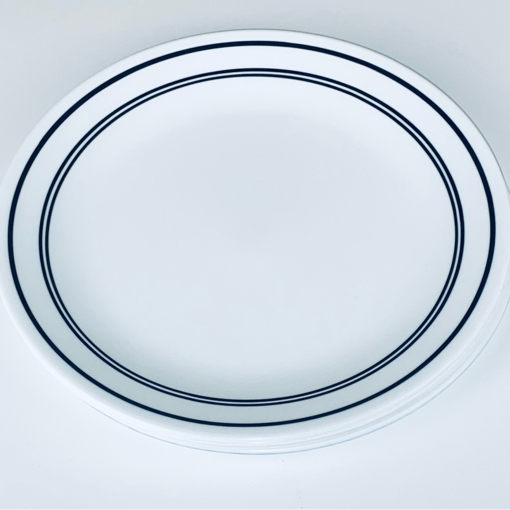 Classic White Corelle City Black Stripe Dinner Plates 10.25”  Set of 4